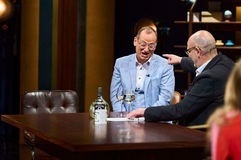 Von links: Volker Heißmann und Hannes Ringlstetter. – Bild: Adam Vinzenz /​ BR, Superfilm Filmproduktions GmbH