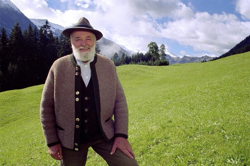 Sepp Forcher auf der Brandalm. – Bild: ORF III