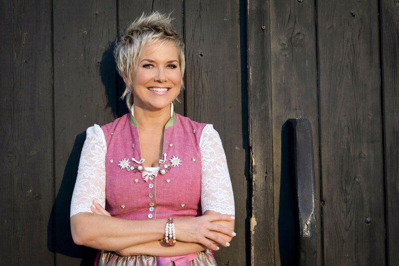 Moderatorin Inka Bause – Bild: TVNOW /​ Ruprecht Stempell