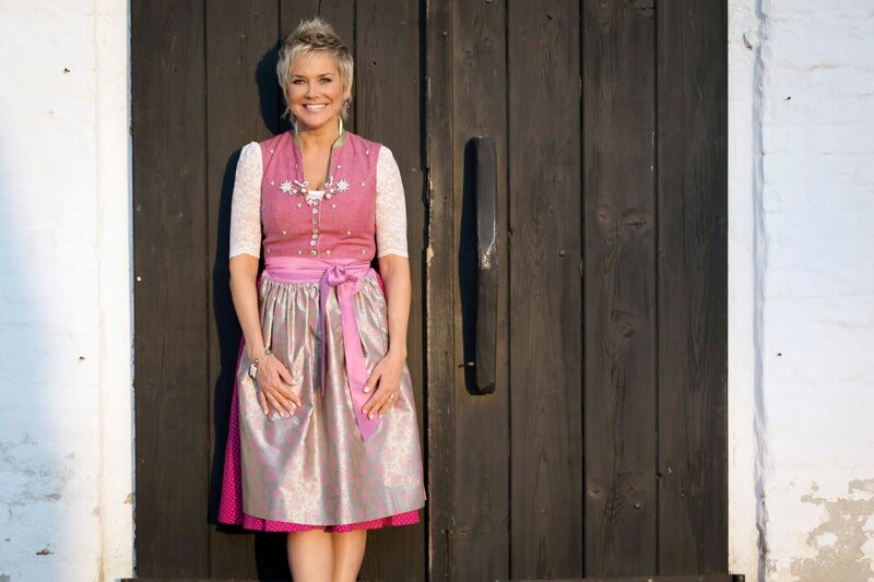Moderatorin Inka Bause – Bild: TVNOW /​ Ruprecht Stempell