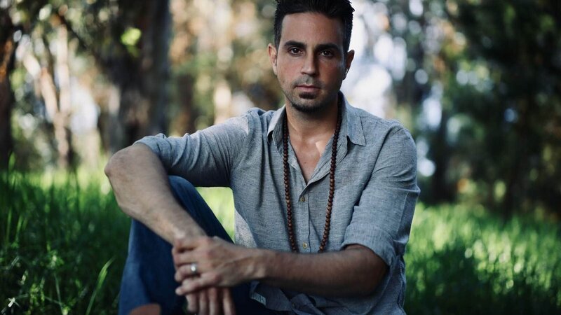 Verführt von der märchenhaften Existenz des Sängers Michael Jackson waren die Familien der beiden Jungen blind für die Manipulation und den Missbrauch, dem er sie letztendlich aussetze. – Bild: RTL /© LEONINE Studios Verführt von der märchenhaften Existenz des Sängers Michael Jackson waren die Familien der beiden Jungen blind für die Manipulation und den Missbrauch, dem er sie letztendlich aussetze. – Bild: RTL /© LEONINE Studios