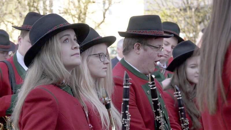 Musikkapelle, Gottesdienst. – Bild: Christian Papke /​ ORF /​ ORF III