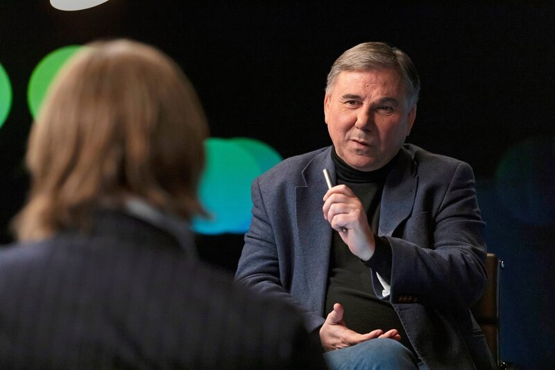 Der bulgarische Politologe Ivan Krastev ist zu Gast bei „Precht“ zum Thema „Das Ende des Westens – Die Weltordnung der Zukunft.“ – Bild: ZDF und Juliane Eirich