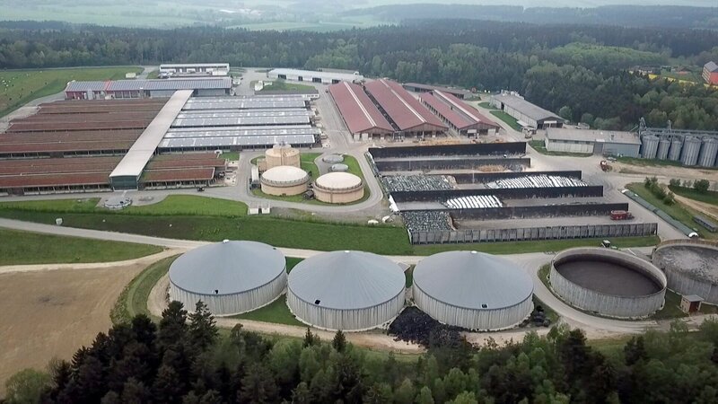Nach drei Jahrzehnten des Wachstums steckt die biologische Landwirtschaft in einer Krise. Die Ursachen dafür sind die weltweite Wirtschaftskrise, die Vielzahl an Bio-Labels und das schwindende Vertrauen in die Bio-Zertifizierung. – Bild: Arte / ORF Nach drei Jahrzehnten des Wachstums steckt die biologische Landwirtschaft in einer Krise. Die Ursachen dafür sind die weltweite Wirtschaftskrise, die Vielzahl an Bio-Labels und das schwindende Vertrauen in die Bio-Zertifizierung. – Bild: Arte / ORF