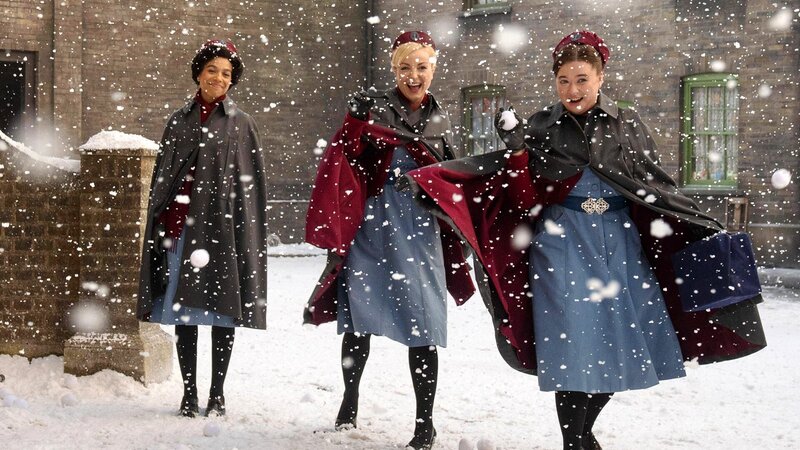 L-R: Lucille Robinson (Leonie Elliott), Trixie Franklin (Helen George), Nancy Corrigan (Megan Cusack) – Bild: Neal Street Productions