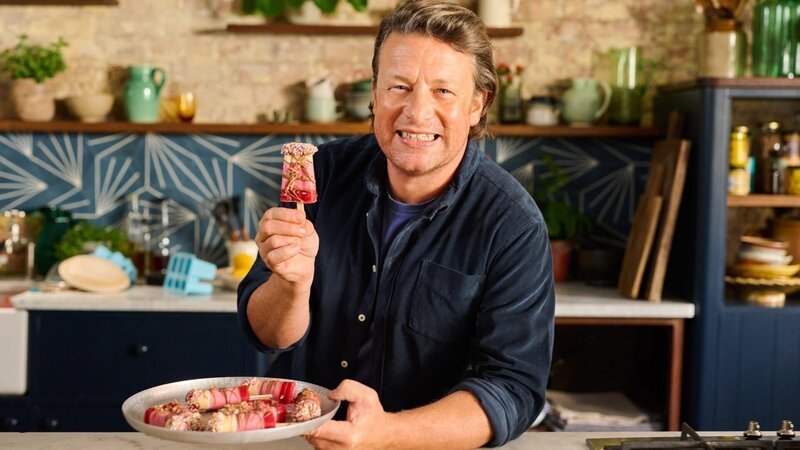 Jamie Oliver. – Bild: ORF/​Fremantle/​Jamie Oliver Enterprises Ltd/​Paul Stuart