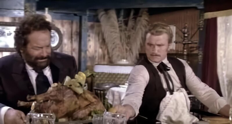 L-R: Buddy (Bud Spencer) und Sheriff Bronson (Joe Bugner) – Bild: port.hu L-R: Buddy (Bud Spencer) und Sheriff Bronson (Joe Bugner) – Bild: port.hu