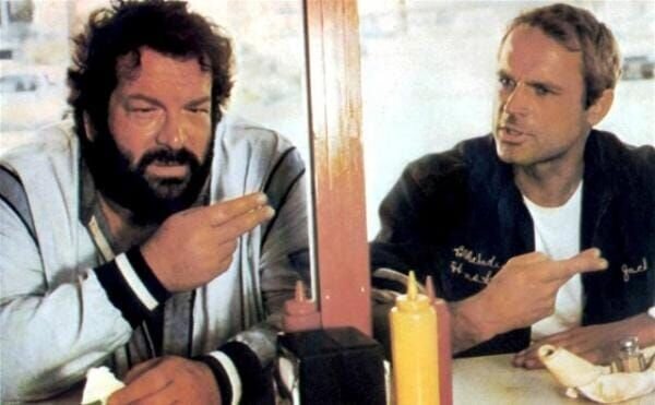 L-R: Wilbur Walsh (Bud Spencer) und Matt Kirby (Terence Hill) – Bild: port.hu L-R: Wilbur Walsh (Bud Spencer) und Matt Kirby (Terence Hill) – Bild: port.hu