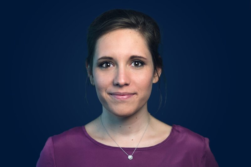 Moderatorin Verena Hampl. – Bild: BR/​Lisa Hinder