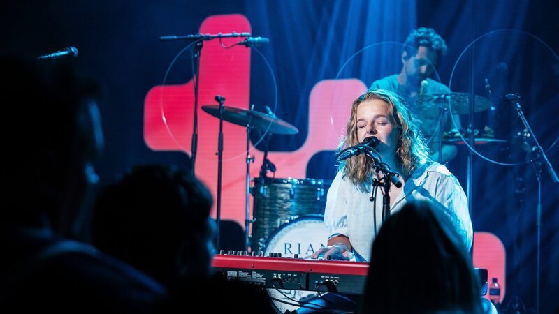 SRF 3 Best Talent Showcase mit Loco Escrito und Riana im Rahmen von „Faszination Medien“ – Bild: SRF/​Luca Gisler
