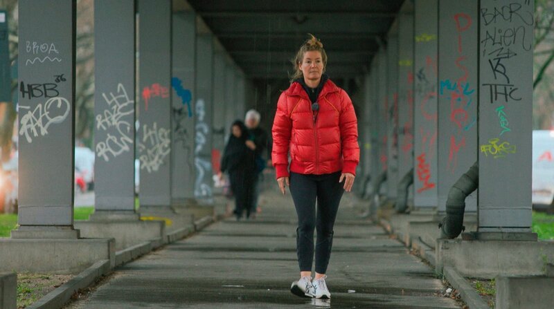 Pamelas Beweglichkeit nimmt immer weiter ab. – Bild: NDR/Tim Hamelberg Pamelas Beweglichkeit nimmt immer weiter ab. – Bild: NDR/Tim Hamelberg