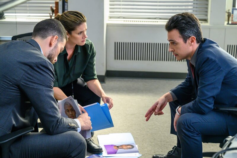 (v.l.n.r.) Special Agent Omar Adom ‚OA‘ Zid (Zeeko Zaki); Special Agent Maggie Bell (Missy Peregrym); Special Agent Stuart Scola (John Boyd) – Bild: CBS Broadcasting, Inc.