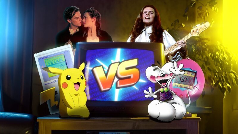 Ob Musik, Sammelwahn, Sport oder Kino – die 90er liefern ikonische Duelle, die Fans spalten und Trends prägen. Doch welche Phänomene hinterlassen bleibenden Eindruck? „Retro Battles – Die Trends der 90er“ blickt zurück auf die größten Popkultur-Highlights und entscheidet: Wer gewinnt das Rennen um den Kultstatus? – Bild: ZDF und ZDF/​Banijay Productions Germany