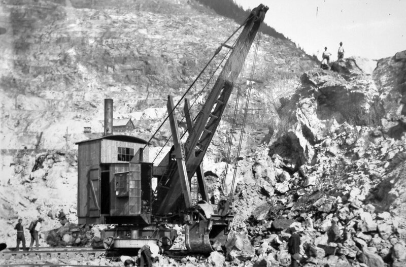 Dampfbagger 1920. – Bild: ORF/​DEGN FILM/​VA Erzberg