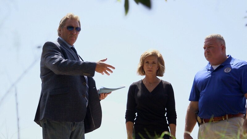 Kelly Siegler (M.) – Bild: RTL