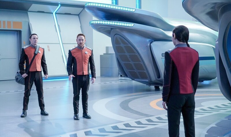 (v.l.n.r.) Orrin Channing (Mackenzie Astin); Lieutenant Gordon Malloy (Scott Grimes); Lieutenant Talla Kayali (Jessica Szohr) – Bild: ORF/​PRO7/​© 2019 Fox/​Kevin Estrada