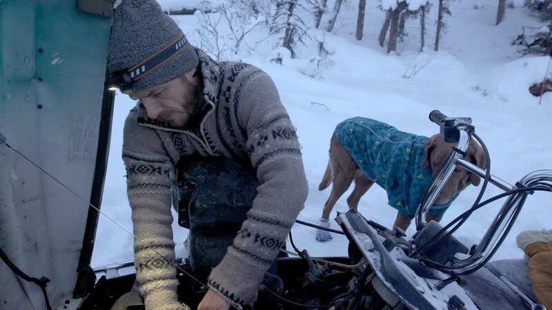 Nathan und Samantha Brown bauen eine Heuscheune (National Geographic) – Bild: National Geographic