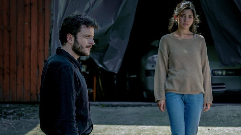 Der Linz-Ripper treibt nach 15 Jahren wieder sein Unwesen in der Stadt. Patrick Hauser (Tommy Schwimmer) und Anna Pierer (Isabella Campestrini) suchen mit ihrer Detektiv-Gruppe „Crime Fighter“ weiterhin nach dem wahren Täter. – Bild: ZDF