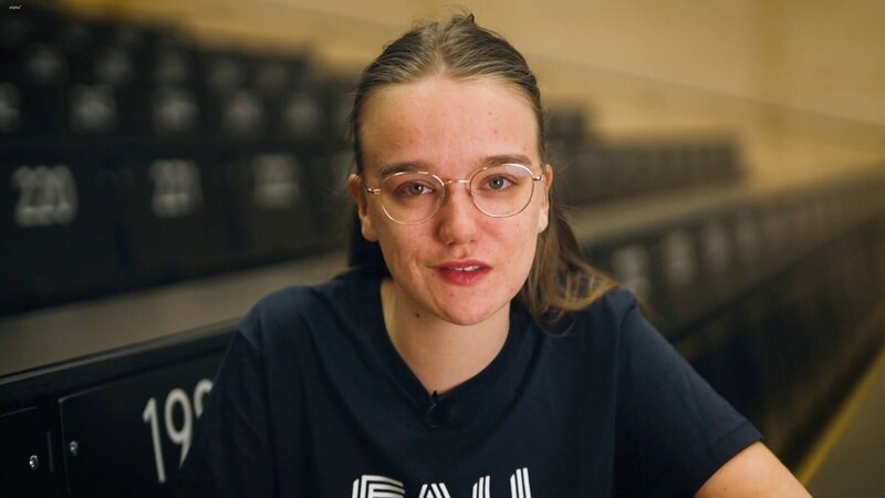 Alessia, Studentin der Medizintechnik im 6. Semester an der FAU Erlangen-Nürnberg. – Bild: Oliver Höpfner /​ BR /​ BR/​Oliver Höpfner