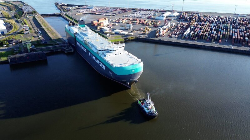 Der BLG Auto- und Logistikhafen in Bremerhaven ist Europas größtes Autoterminal. – Bild: WeltN24 GmbH/​Terminal D Medienproduktion GmbH