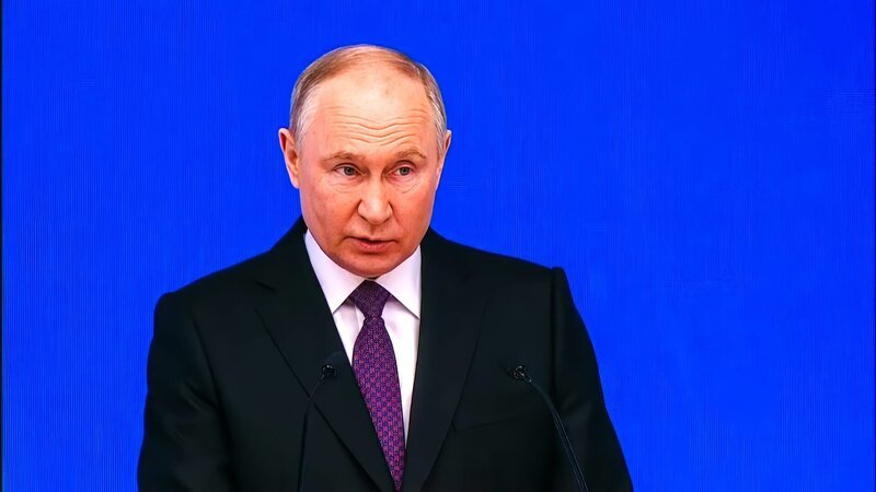 Im März 2024 gewinnt Wladimir Putin erneut die Wahl zum russischen Präsidenten. – Bild: ZDF/​Productions Tony Comiti – Juin 2024