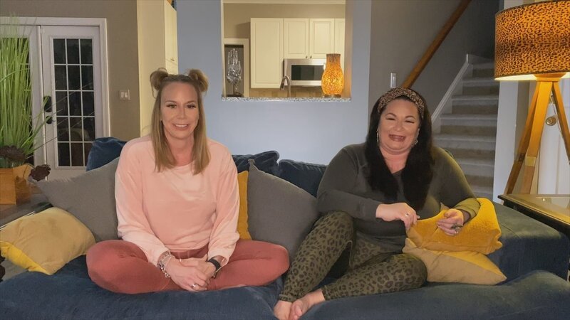 Molly and Cynthia are all smiles as the new episode unfolds. – Bild: Discovery Communications, LLC