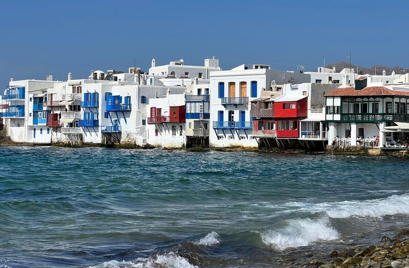 Little Venice auf Mykonos. – Bild: HR/​Natascha Rhein /​ ZDF