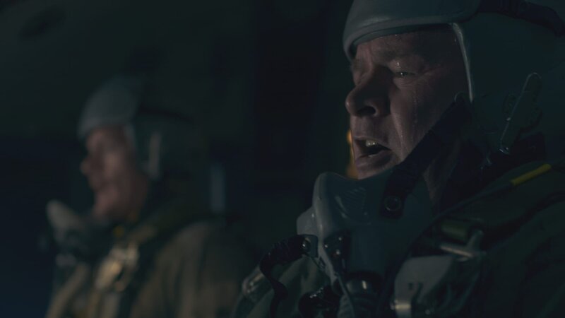 REENACTMENT – Commander Kevin Sweeney (played by Marty Moreau) is relieved and thrilled to have safely completed the extremely challenging landing of US Air Force – KC-135E. – Bild: National Geographic