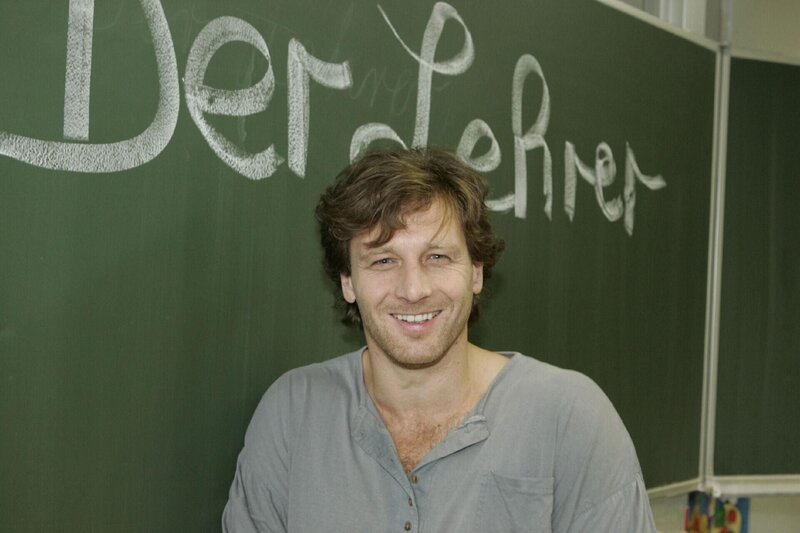 Stefan Vollmer (Hendrik Duryn) – Bild: RTL /​ Frank Dicks