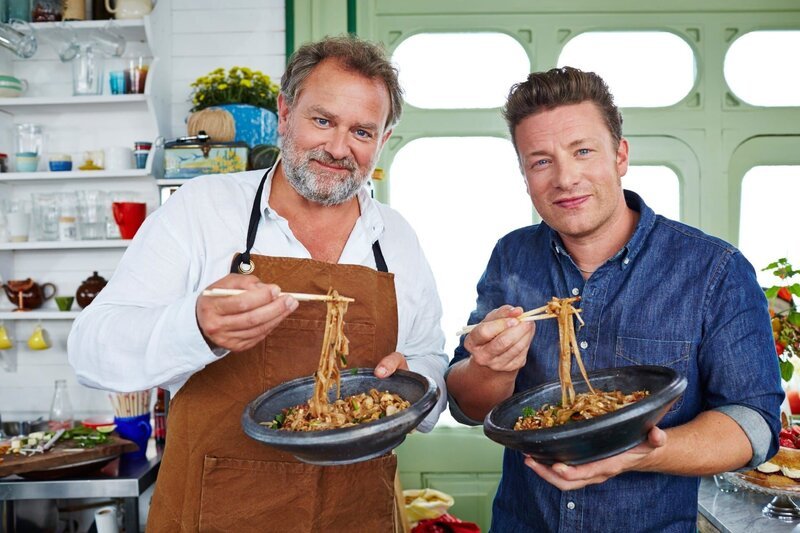Hugh Bonneville (l.), Jamie – Bild: RTL Living