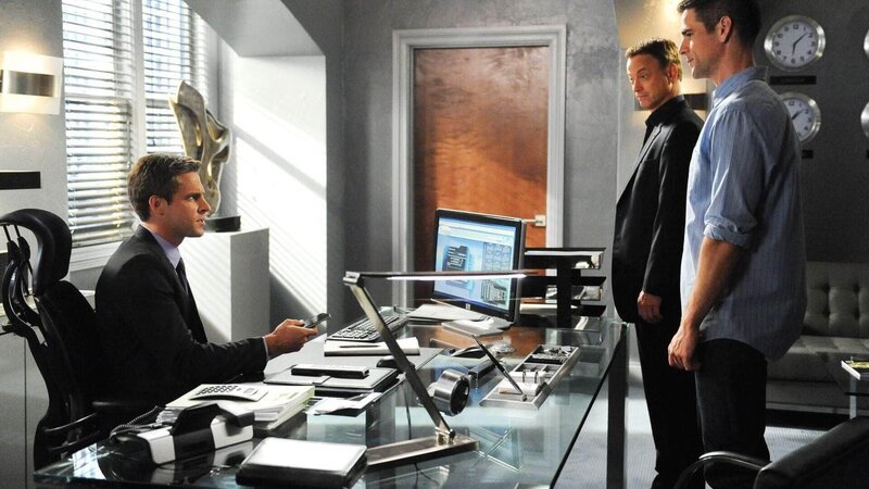 Matthew DiBellos (Alex Ashbaugh) Mutter hat ihm zwar ein Alibi verschafft, doch daran glauben die Detectives Mac Taylor (Gary Sinise) und Don Flack (Eddie Cahill) nicht. Was ist am Tatort vorgefallen? – Bild: MG RTL D /​ CBS