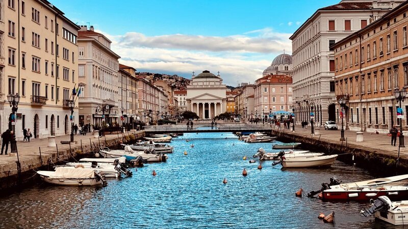 Der Canale Grande in Triest. – Bild: ZDF und ORF/Pammer Film/Wolfgang Winkler Der Canale Grande in Triest. – Bild: ZDF und ORF/Pammer Film/Wolfgang Winkler
