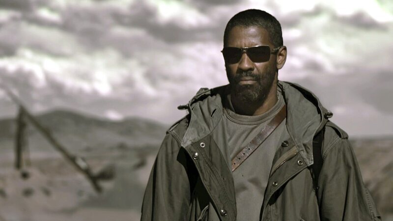 Die Erde wurde von einer nuklearen Katastrophe heimgesucht, fast die komplette Menschheit wurde getötet. Unter den wenigen Überlebenden ist Eli (Denzel Washington), Hüter eines Heiligen Buches, das das Geheimnis zur Rettung der Menschheit in sich trägt. – Bild: RTLZWEI Die Erde wurde von einer nuklearen Katastrophe heimgesucht, fast die komplette Menschheit wurde getötet. Unter den wenigen Überlebenden ist Eli (Denzel Washington), Hüter eines Heiligen Buches, das das Geheimnis zur Rettung der Menschheit in sich trägt. – Bild: RTLZWEI