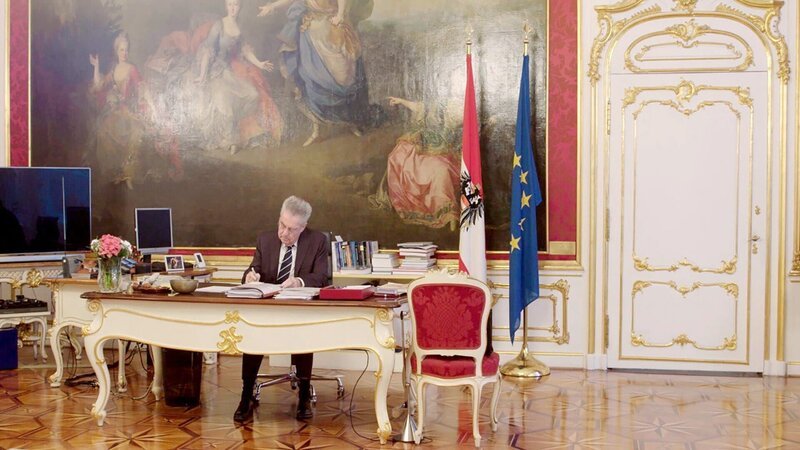 Bundespräsident Dr. Heinz Fischer bei der Morgenroutine in der Hofburg. – Bild: ORF/​Clever Contents GmbH