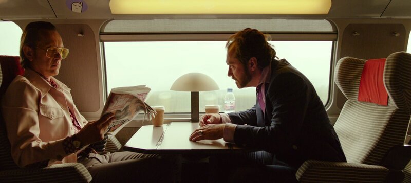 Die Gangster und Safe-Knacker Dom Hemingway (Jude Law, r.) und Dickie (Richard E. Grant, l.) fordern von dem Gangsterboss Mr. Fontaine einiges an Kohle, schließlich ist Dom, um ihn zu decken, für zwölf Jahre ins Gefängnis gewandert … – Bild: Twentieth Century Fox Film Corporation Die Gangster und Safe-Knacker Dom Hemingway (Jude Law, r.) und Dickie (Richard E. Grant, l.) fordern von dem Gangsterboss Mr. Fontaine einiges an Kohle, schließlich ist Dom, um ihn zu decken, für zwölf Jahre ins Gefängnis gewandert … – Bild: Twentieth Century Fox Film Corporation