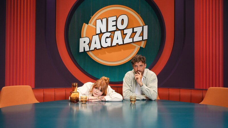 Sophie Passmann und Tommi Schmitt in ihrer ZDFneo-Sendung „Neo Ragazzi“ – Bild: ZDF und ben knabe