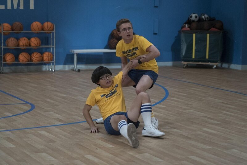 Dave Kim (Kenny Ridwan, l.); Adam Goldberg (Sean Giambrone, r.) – Bild: Sony Pictures Television Inc.