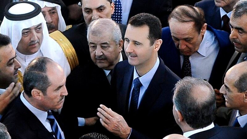 Assad verstand es, diverse Interessensgruppen für sich zu gewinnen und zu instrumentalisieren. – Bild: SRF /​ SRF/​Illégitime Défense