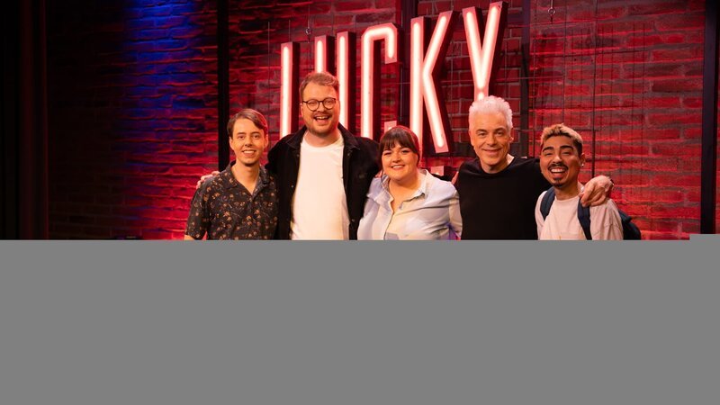 Von links: David Mellein, Maxi Gstettenbauer, Teresa Reichl, Michael Mittermeier und Tony Bauer. – Bild: Celina Pratter /​ Yo Man media productions GmbH /​ Yo Man media productions GmbH /​ Celina Pratter