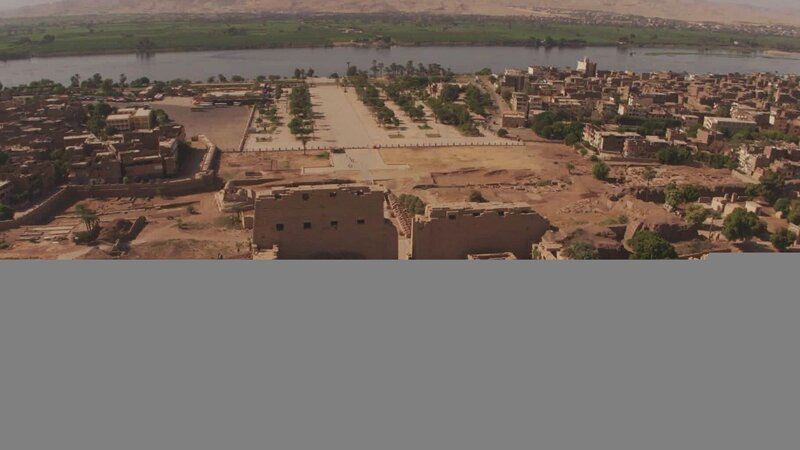 Der Tempel von Karnak am Nilufer  +++ – Bild: RTL /​ Label News /​ Transport und Technik
