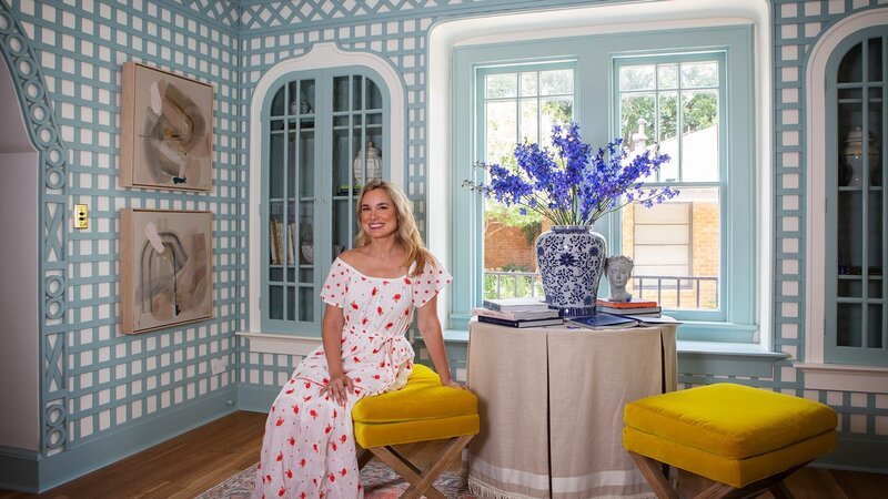 Die Inneneinrichterin nimmt es mit einem Haus im American Four Square-Stil aus den 20er-Jahren auf. Bevor die sechsköpfige Familie einziehen kann, braucht es einige Umstrukturierungen für die Kinder. Grace Mitchell verwendet Designelemente, um die Geschichte des Paares aufzugreifen und den Charme des historischen Hauses wieder zum Leben zu erwecken. – Bild: HGTV