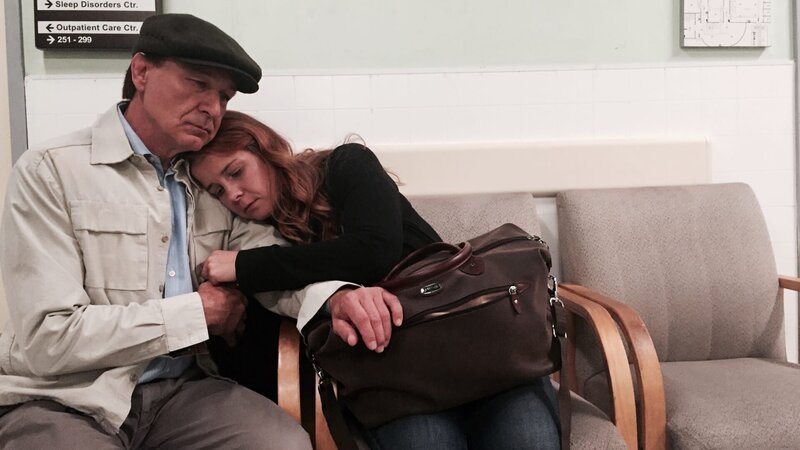 Elaine and Father as she is about to check herself in for mental health problems. – Bild: investigation Discovery/​Ashley C /​ Photobank 35108_ep106_007.jpg /​ Discovery Communications