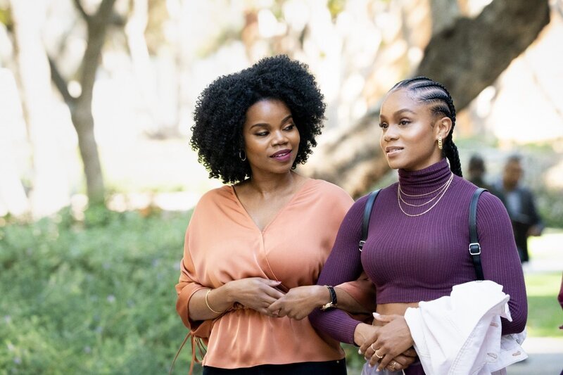 (v.li.): Kelly Jenrette (Amara Patterson), Geffri Maya (Simone Hicks). – Bild: ORF/​PRO7/​Warner/​The CW/​Bill Inoshita