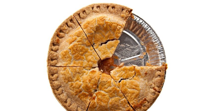 Pie with a one piece missing – Bild: Debbi Smirnoff