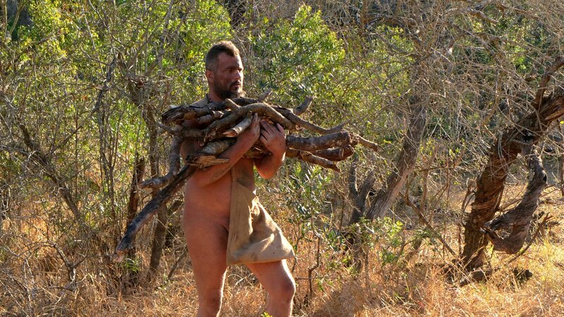 Derrick gathering firewood – Bild: Discovery Communications, LLC