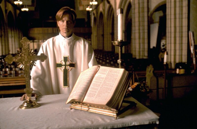 Father Michael Sweeney (Eric Stoltz) – Bild: 2001 Universal Network Television (C)13TH STREET Photocredit Mandatory, Editorial Use Only, NO archive, NO Resale