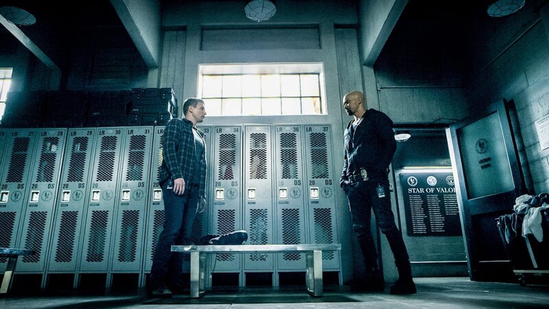 (v.li.): Alex Russell (Jim Street), Shemar Moore (Daniel ‚Hondo‘ Harrelson). – Bild: ORF/​Sony Pictures/​CBS