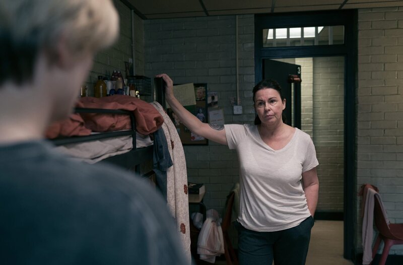 Orla (Jodie Whittaker, l.) und Lou (Julie Graham, r.) – Bild: WDR/​BBC Studios/​Sally Mais