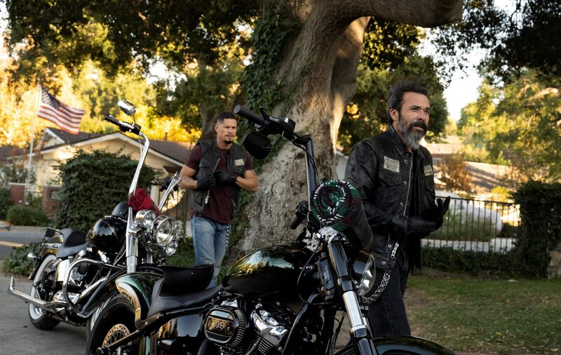 L-R: JD Pardo as EZ Reyes, Michael Irby as Obispo „Bishop“ Losa – Bild: Fox /​ Die Verwendung ist nur bei redaktioneller Berichterstattung im Rahmen einer Programmank¸ndigung ab 2 Monate vor der ersten Auss /​ © 2021 FX Networks. All rights reserved. /​ Prashant Gupta/​FX