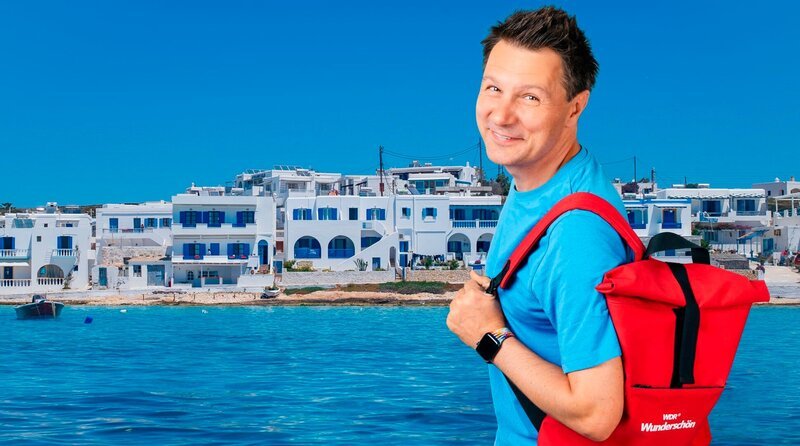 Frohe Ostern am Strand! Wie wär’s mit der griechischen Insel Naxos? Kinderstar André Gatzke geht zum ersten Mal für „Wunderschön“ auf Reisen und erlebt auf der Kykladeninsel das griechisch-orthodoxe Osterfest mit all seinen Gebräuchen und Eigenheiten. – Bild: WDR/​Annika Fußwinkel/​André Gatzke